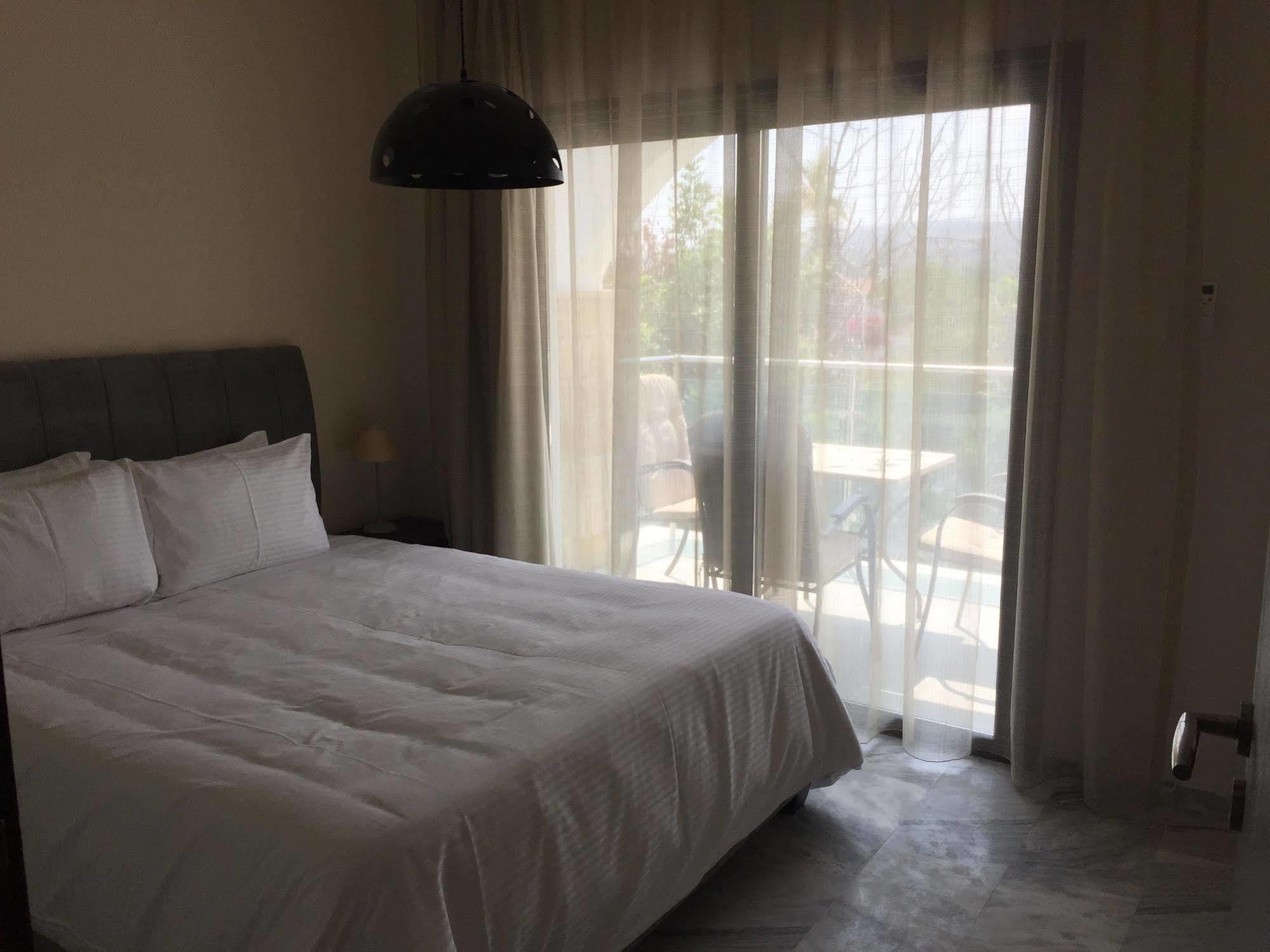 Latchi Escape Hotel And Suites Polis Ngoại thất bức ảnh